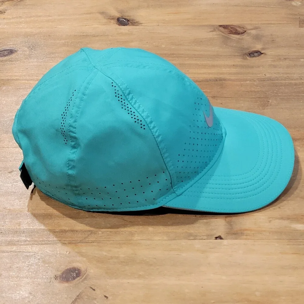 Nike Featherlight Hat Strap Back Green Reflective Swoosh Running Golf Tennis